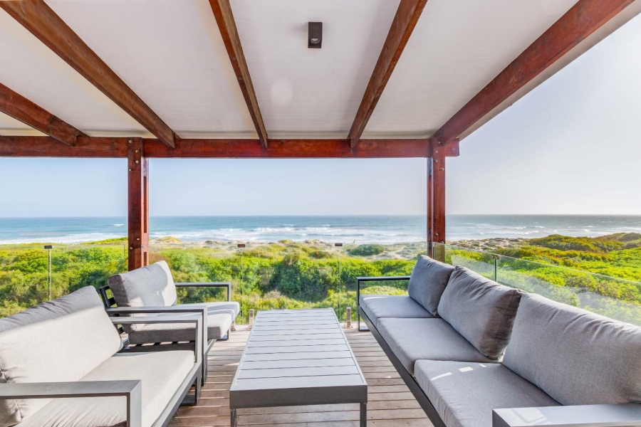 5 Bedroom Property for Sale in Myoli Beach Western Cape